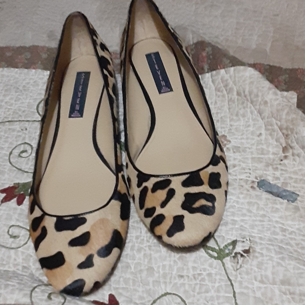 Womens flats